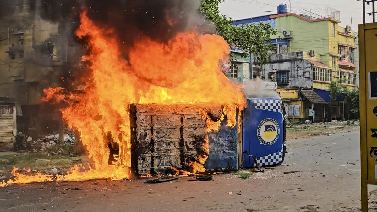 Anti-Waqf Law Protests Turn Violent 3 Killed in Bengal’s Murshidabad